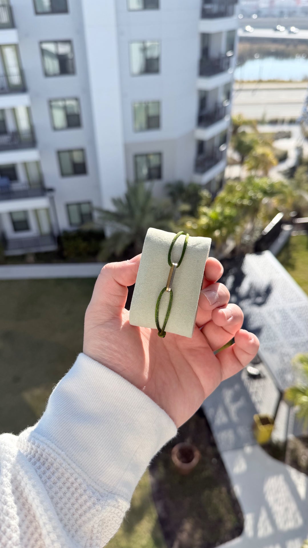 Vert Équilibre green silk bracelet